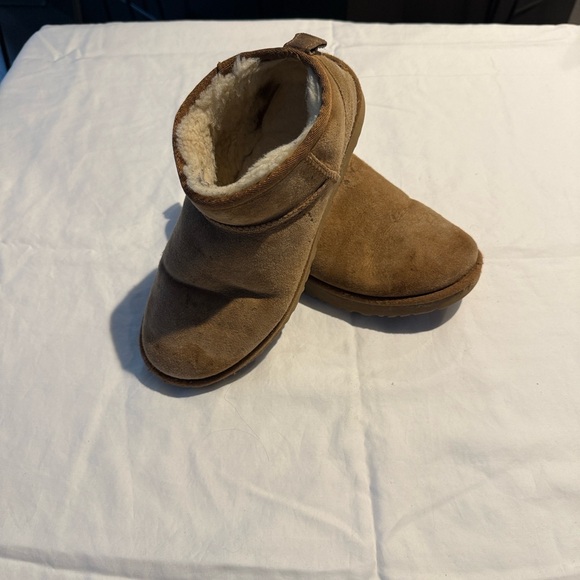 UGG Chestnut Suede Ankle Boots - Picture 13 of 14